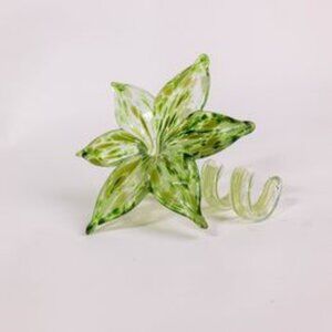 Blown Glass 6 Petal flower Green twisted stem and flecks